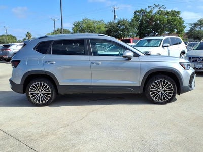 2025 Volkswagen Taos 1.5T SE