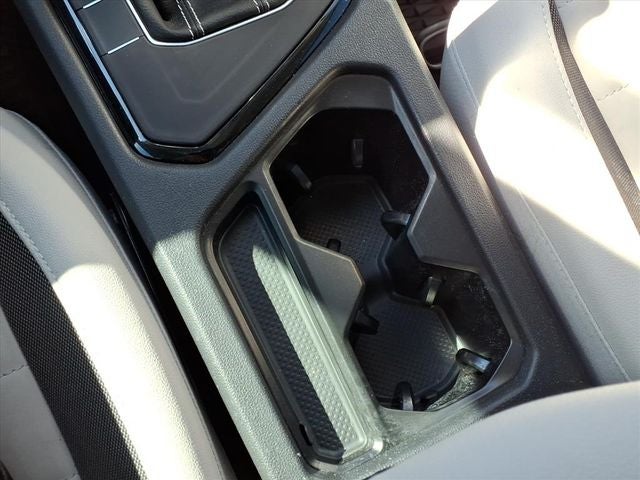 2025 Volkswagen Taos SE - Photo 29