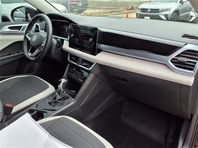 2025 Volkswagen Taos 1.5T SE