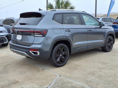 2025 Volkswagen Taos 1.5T SE