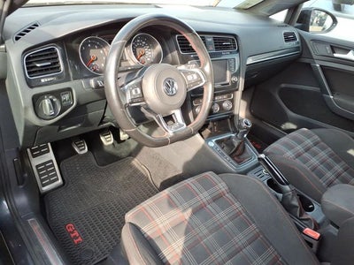 2017 Volkswagen Golf GTI Sport