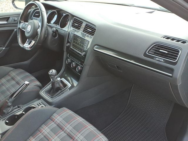 2017 Volkswagen Golf GTI Sport