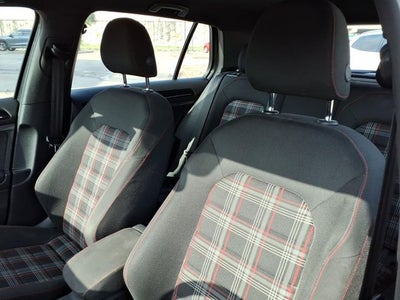 2017 Volkswagen Golf GTI Sport