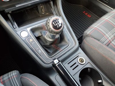 2017 Volkswagen Golf GTI Sport