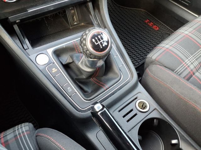 2017 Volkswagen Golf GTI Sport