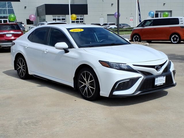 2024 Toyota Camry SE