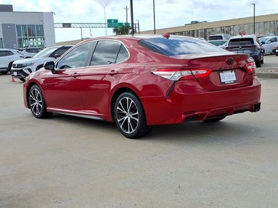 2020 Toyota Camry SE