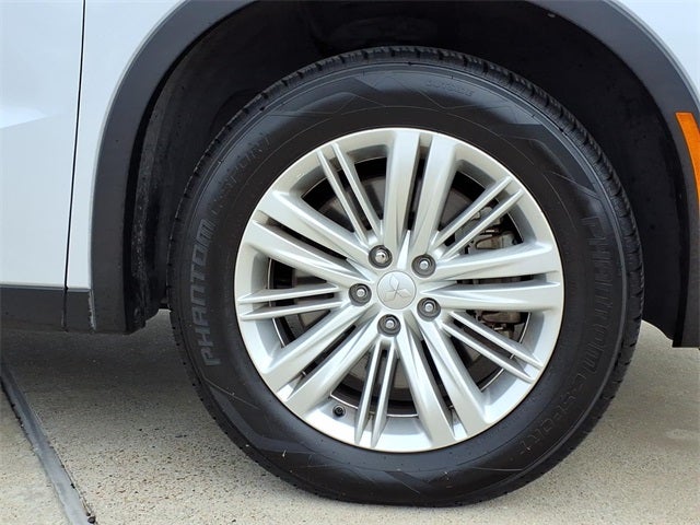 2022 Mitsubishi Outlander ES