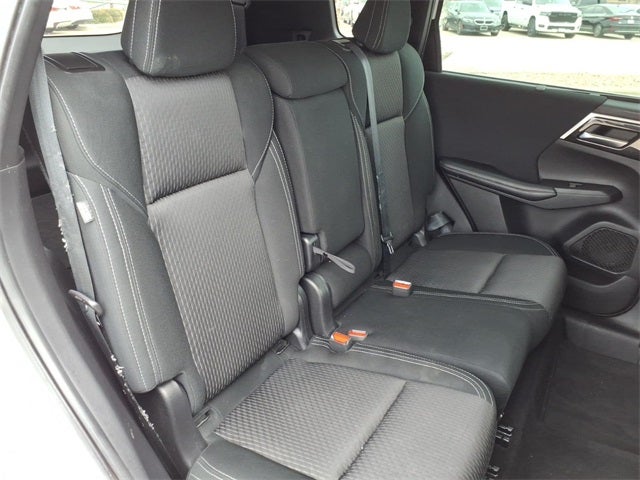 2022 Mitsubishi Outlander ES