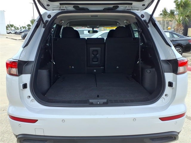 2022 Mitsubishi Outlander ES