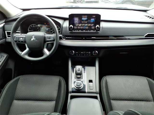 2022 Mitsubishi Outlander ES