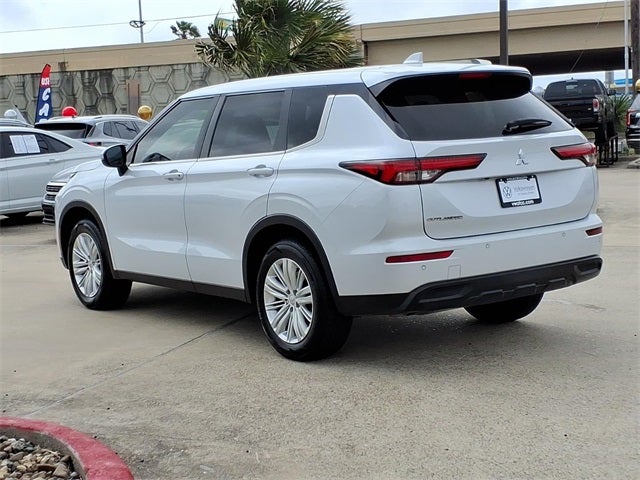 2022 Mitsubishi Outlander ES