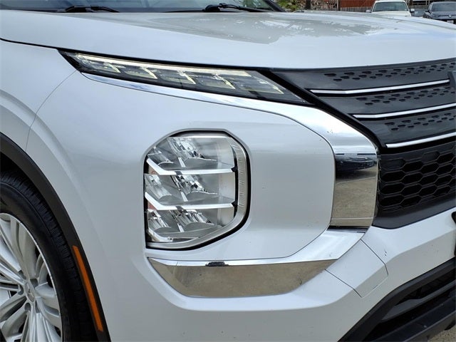 2022 Mitsubishi Outlander ES