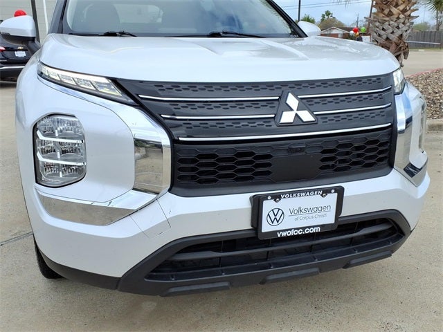 2022 Mitsubishi Outlander ES